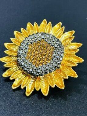 New Sunflower Gold Plated Brooch with Shiny Rhinestone Vintage Style